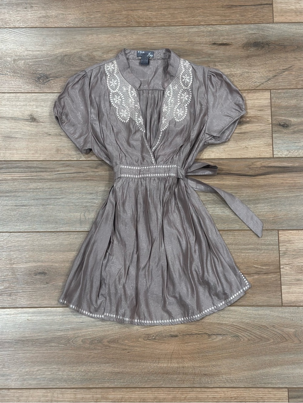 POETRY Vintage Y2k Gray Embroidered Boho Belted Waist Blouse Top | Size Small